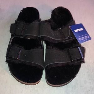 Fuzzy Birkenstock’s size 39